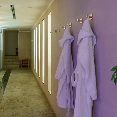 Aparthotel Maison Poluc - Petit Bijou 3*